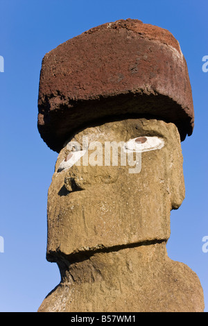 Ahu Ko Te Riku, die nur Topknotted und beäugte Moai auf der Insel Rapa Nui (Osterinsel), Chile Stockfoto