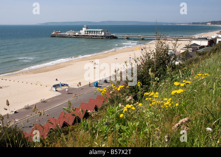 Bournemouth Pier und Strand, Bucht von Poole, Dorset, England, Vereinigtes Königreich, Europa Stockfoto