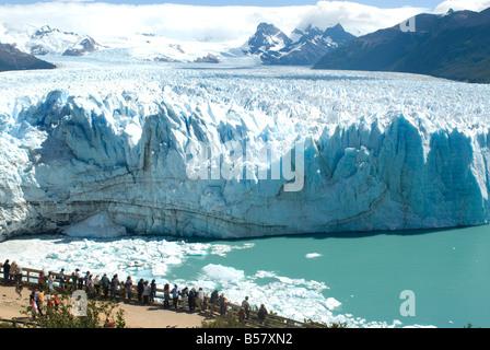 Perito Moreno Gletscher, Parque Nacional de Los Glaciares, UNESCO-Weltkulturerbe, Patagonien, Argentinien, Südamerika Stockfoto