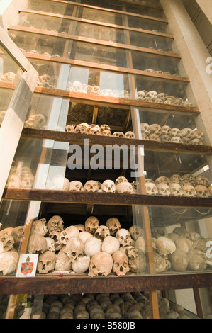 Einige der 9000 Schädel, The Killing Fields Choeung Ek, Phnom Penh, Kambodscha, Indochina, Südostasien, Asien Stockfoto