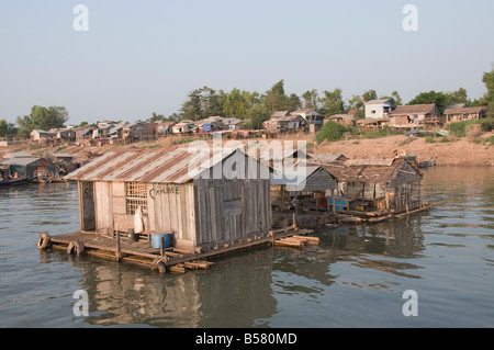 Schwimmenden Fischerhaus auf dem Mekong River, Phnom Penh, Kambodscha, Indochina, Südostasien, Asien Stockfoto