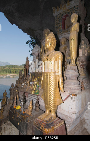 Buddhas in Pak Ou Höhlen, Mekong River, in der Nähe von Luang Prabang, Laos, Indochina, Südostasien, Asien Stockfoto