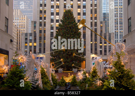 Der Weihnachtsbaum im Rockefeller Center in New York City, Vereinigte Staaten von Amerika, Nordamerika Stockfoto