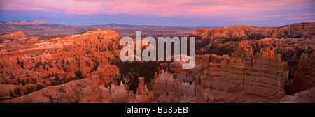 Blick vom Sunset Point bei Sonnenuntergang, Bryce-Canyon-Nationalpark, Utah, Vereinigte Staaten von Amerika, Nordamerika Stockfoto