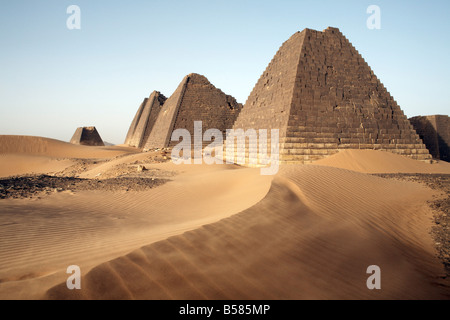 Die Pyramiden von Meroe, Sudan beliebtesten touristischen Attraktion, Bagrawiyah, Sudan, Afrika Stockfoto