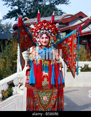 Porträt von Beijing-Oper-Darsteller in Kostüm, Peking, China, Asien Stockfoto