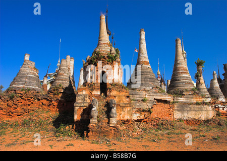 Komplex von unrestaurierten Schreine und Stupas in Nyaung Ohak Kloster, Indein, Inle-See, Shan State in Myanmar Stockfoto