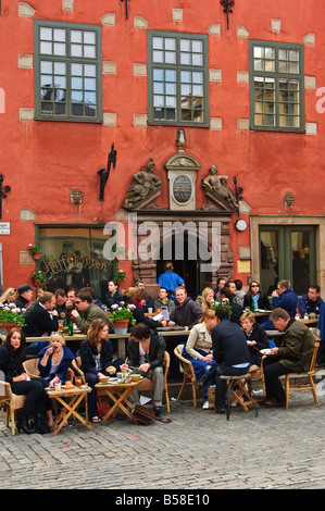 Cafe Terrasse am Platz Stortorget in Gamla Stan die alte Stadt von Stockholm Schweden Stockfoto