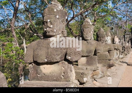 South Gate Eingang zum Angkor Thom, Angkor, UNESCO-Weltkulturerbe, Siem Reap, Kambodscha, Indochina, Südost-Asien Stockfoto