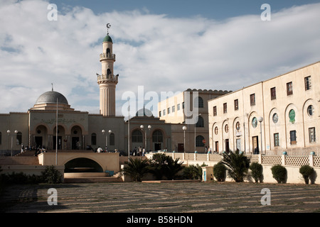 Die große Moschee (Kulafuh Al Rashidin) in der Mitte von Asmara, Eritrea, Afrika Stockfoto