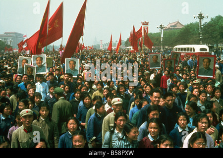 Demonstration auf dem Tiananmen-Platz während der Kulturrevolution 1967, Peking, China Stockfoto