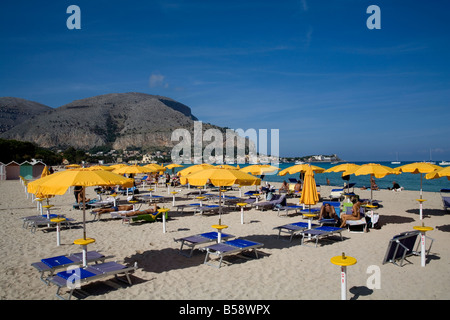 Strand von Mondello Palermo Sizilien Italien Stockfoto