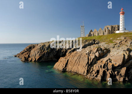 Saint Mathieu Leuchtturm und zerstörten Abtei, Bretagne, Frankreich Stockfoto