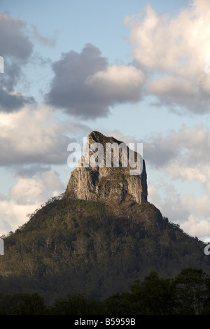 Coonowrin Berg im Glasshouse Mountains National Park Sunshine Coast Queensland QLD Australien Stockfoto