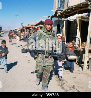 Britische Para Trooper auf Patrouille in Kabul Afghanistan Asien Stockfoto