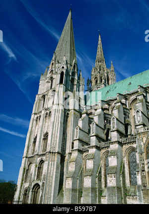 Westfassade der Kathedrale in Chartres UNESCO World Heritage Site Eure et Loir im Loire Tal Zentrum Frankreich Europa Stockfoto