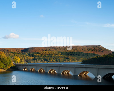Ashopton-Viadukt, Ladybower Vorratsbehälter, Peak District, UK. Stockfoto