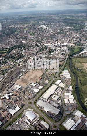 Luftbild, Nord-westlich von Derby Bahnhof Depot Industriepark s Pride Parkway River Derwent DE99 England U Häuser Stockfoto