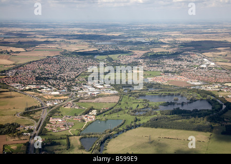 Luftbild Norden östlich Wyboston Lakes Golf Club Land Suburnan beherbergt große nördliche Straße A1 St Neots Cambridgeshire Englan Stockfoto