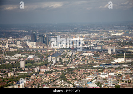 Luftbild Norden östlich von O2 Stadion Insel der Hunde River Thames Grönland Dock Rotherhithe Vorstadt beherbergt London SE10 E14 SE16 Stockfoto