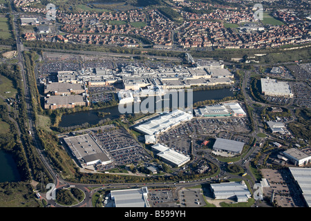 Luftbild östlich von Thurrock Lakeside Shopping Centre Alexandra See Lakeside Retail Park suburban beherbergt arteriellen Road London Stockfoto