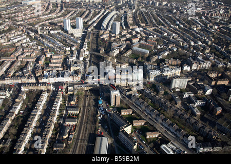 Luftbild Norden östlich von Kilburn High Road Priory Road Geschäfte Vorstadt beherbergt Hochhäusern Bahnstrecke London NW6 NW8 England Stockfoto