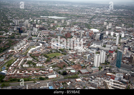 Luftbild, dass Nord-westlich von Wohnung Blöcke Hochhäusern Sport Felder Suffolk Street Queensway A38 Highgate Birmingham B15 Stockfoto