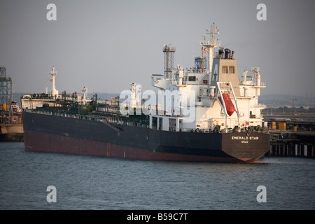 Stena Alexita Handelsschifffahrt Schiff Schiff am Southampton Water in Fawley Erdgas und Erdöl-Raffinerie terminal Hafen angedockt Stockfoto