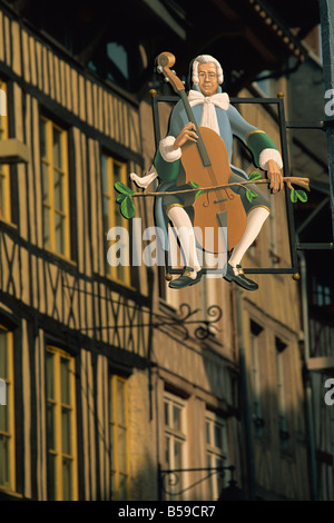 Melden Sie außen Musikgeschäft in Rue Eau de Robec Rouen Seine Maritime Haute Normandie Normandie Frankreich Europa Stockfoto