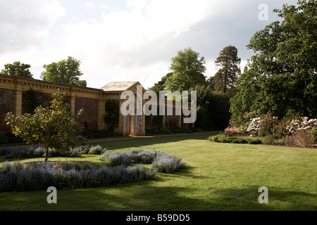 Eingang zu ummauerten Garten von Osborne House ehemalige Heimat von Königin Victoria East Cowes Isle Of Wight England UK English Heritage Stockfoto