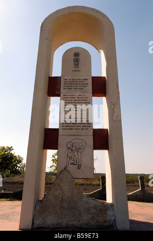 Marker bei Dandi Strand in der Nähe von Navsari, Indien, der Ort wo Mahatma Gandhi das Salz Gesetz 1930 zuerst brach Stockfoto