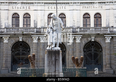 Schoelcher Statue, ehemaligen Gerichtsgebäude, Stadt Martinique, Martinique, Französische Antillen, West Indies, Karibik, Mittelamerika Stockfoto