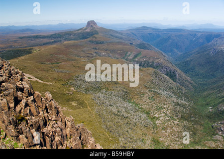 Blick auf Scheune Bluff von Cradle Mountain auf der Overland Track, Cradle Mountain Lake St. Clair National Park, Tasmanien, Australien Stockfoto