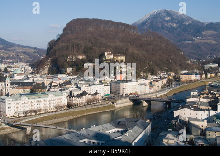 Ansicht von Salzburg aus dem Monchsberg, Salzburg, Österreich, Europa Stockfoto