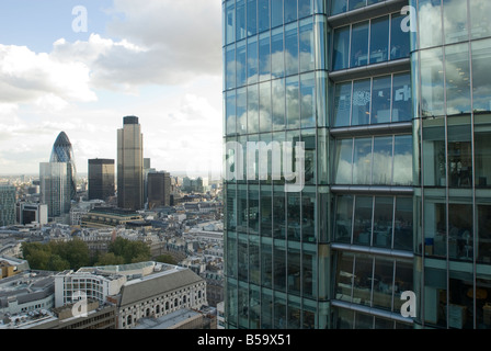 London City Scape von Ropemaker Street EC2, Blick nach Osten, vorbei an City Point, die Gurke und NatWest Tower Stockfoto