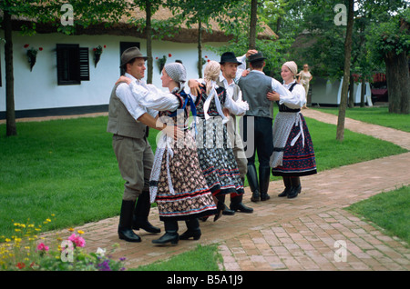 Volkstanz am Reiterhof in der Puszta, 70 Meilen südlich von Budapest, Ungarn, Europa Stockfoto