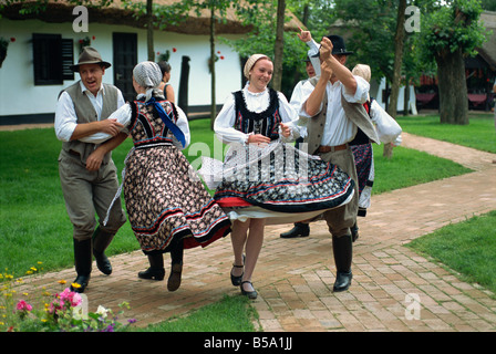 Volkstanz am Reiterhof in der Puszta, Ungarn, Europa Stockfoto