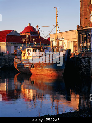 Angelboot/Fischerboot vor Anker in der Bucht von Oban, Argyll, Schottland, Vereinigtes Königreich. Stockfoto