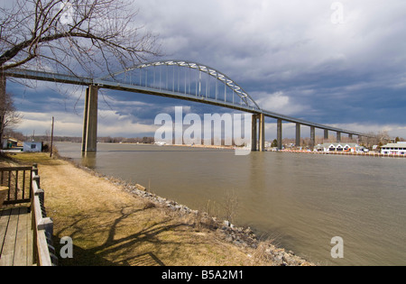 Der Chesapeake Land Scenic Byway Route 213 thront über den Chesapeake Delaware Canal. Stockfoto