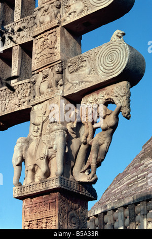 Detail der Ost-Tor der große Stupa Sanchi, UNESCO World Heritage Site, in der Nähe von Bhopal, Staat Madhya Pradesh, Indien Stockfoto