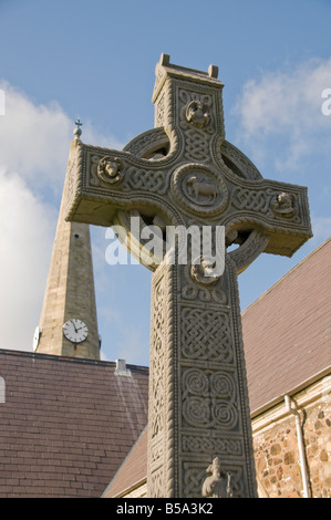 Reich verzierte Keltisches Kreuz, St.-Nikolaus-Kirche, Carrickfergus Stockfoto