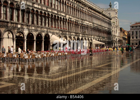 Hochwasser Aqua Alta an s St. Markus Platz in Venedig Italien Stockfoto