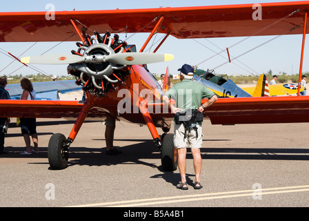 Antike Stearman Flugzeuge auf dem Display an der Copperstate-Fly in in Arizona Stockfoto