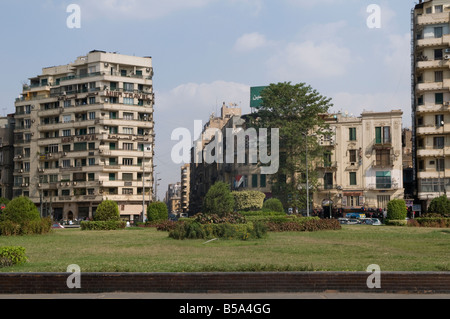 Anzeigen von Midan El Tahrir Square auch bekannt als 'Martyr Square", einem der größten öffentlichen Town Square in der Innenstadt von Kairo, Ägypten. Stockfoto