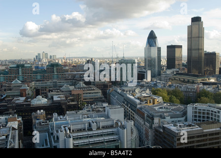 London City Scape von Ropemaker Street EC2, Blick nach Osten zur Canary Wharf Stockfoto