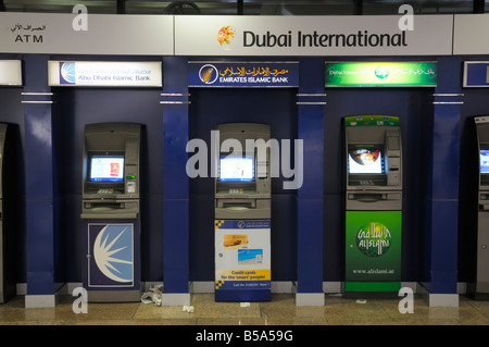 ATM-Werbung am Dubai International Airport, Vereinigte Arabische Emirate Stockfoto