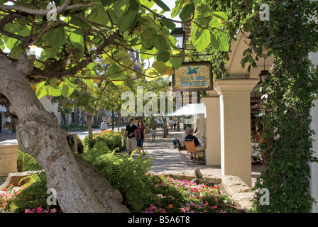 Fußgänger an der State Street Santa Barbara Kalifornien USA Stockfoto