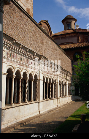 Kreuzgang aus dem 13. Jahrhundert San Giovanni in Laterano Basilika Rom Latium Italien Europa Stockfoto