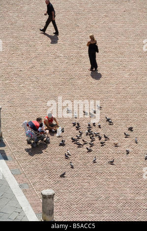 Blick auf die Piazza del Campo aus dem Palazzo Pubblico, Siena, Toskana, Italien, Europa Stockfoto