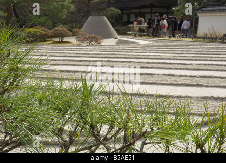 Zen-Garten als Symbol für Fuji und das Meer, Silber Pavillon Ginkaku-Ji-Tempel, Kyoto, Kansai, Honshu, Japan Stockfoto